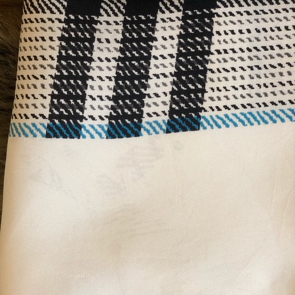 Authentic  Burberry Twill Silk Square Scarf - Picture 8 of 12